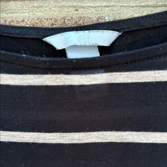 H&M Black and White Fitted 3/4 Sleeve Tunic Size XS - Picture 4 of 7